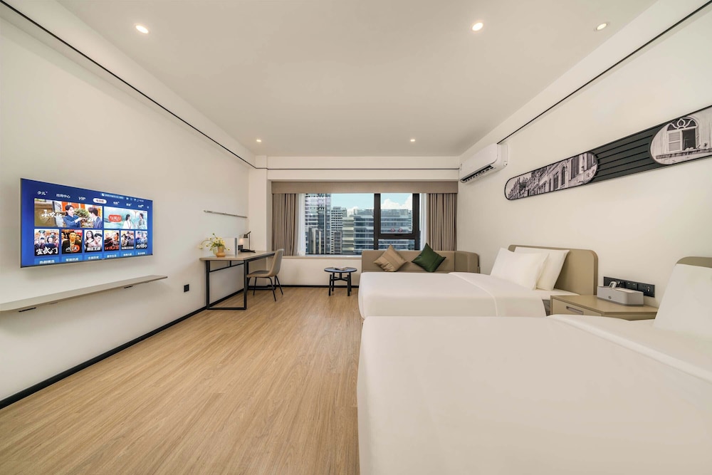 Business Twin Room, City View photo 3