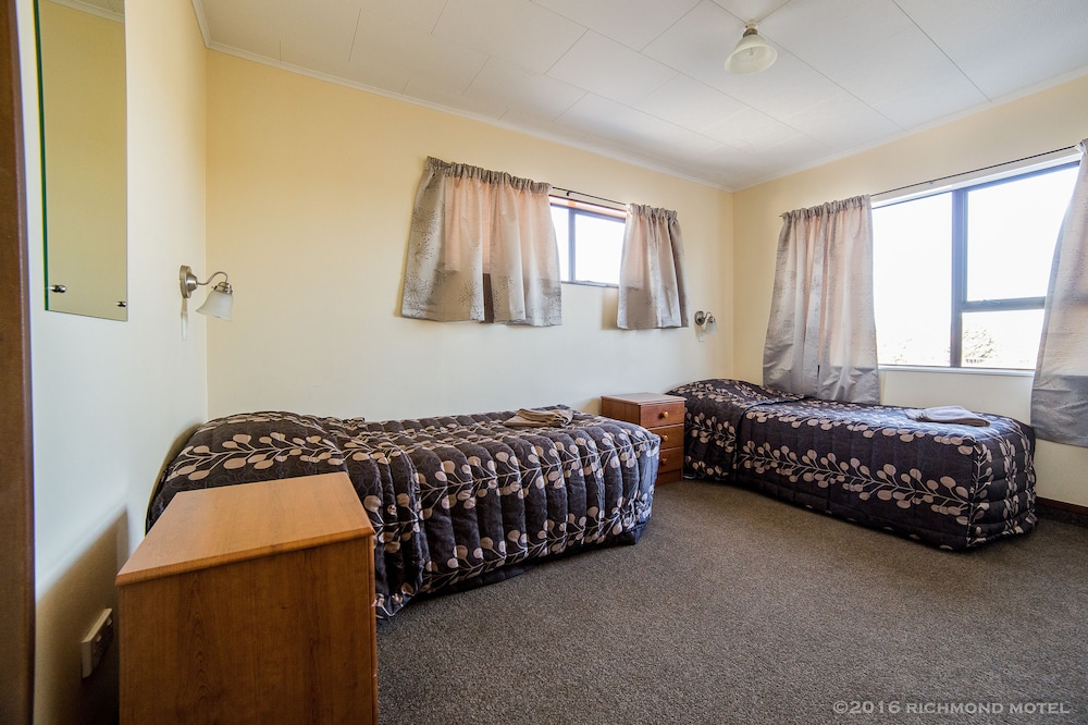 Three Bedroom Motel & Deck photo 2