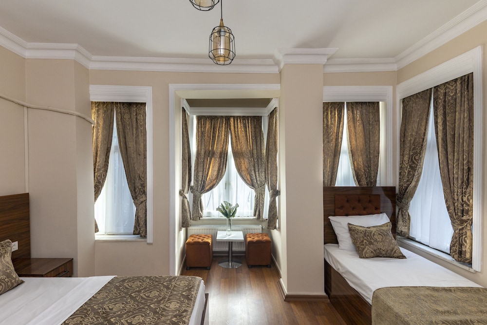 Traditional Room photo 1