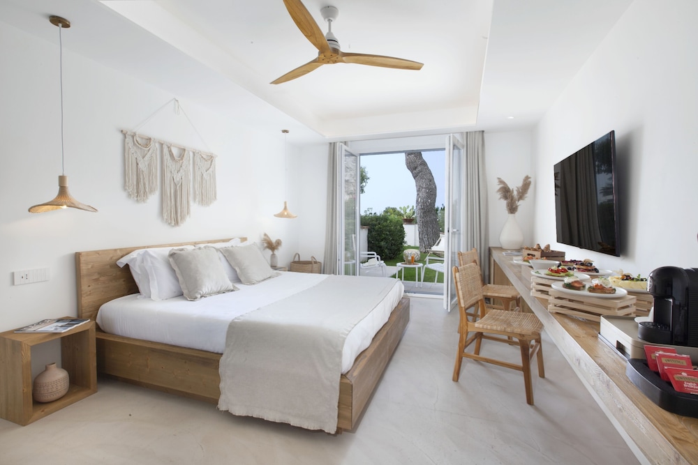 Classic Double Room, Patio, Garden View - Photo 1