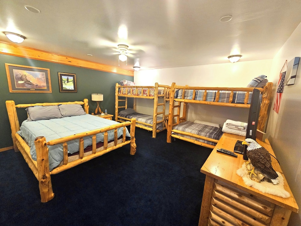 Eagle Room photo 2