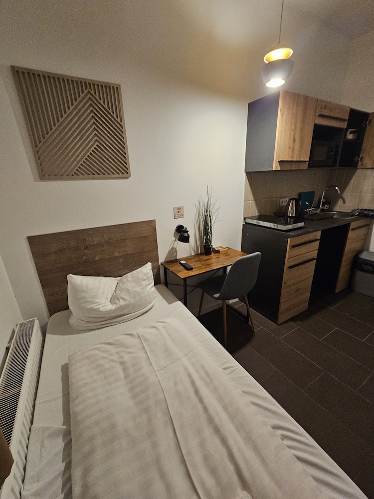 Studio, 1 Twin Bed, Kitchen photo 1