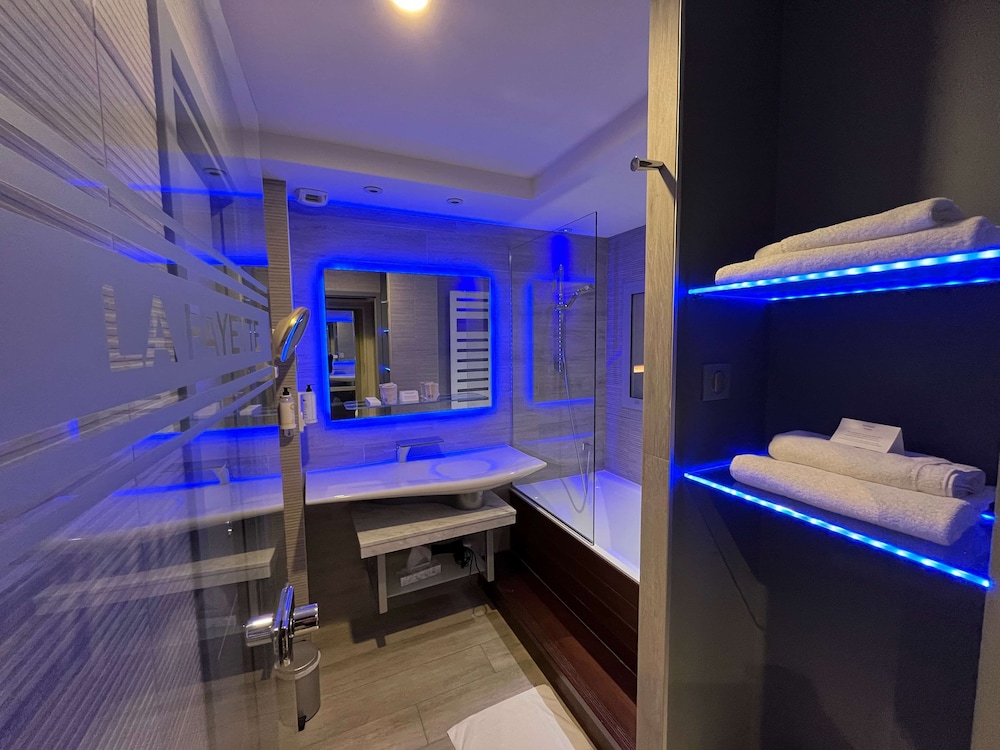 Superior Room, 1 Queen Bed, Non Smoking - Photo 8