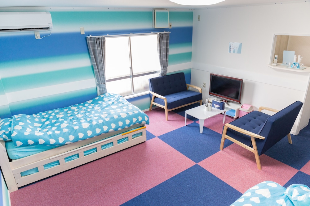 Family Room, 1 Bedroom photo 2