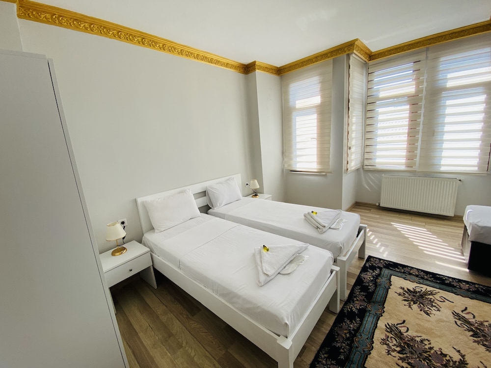 Deluxe Triple Room photo 3