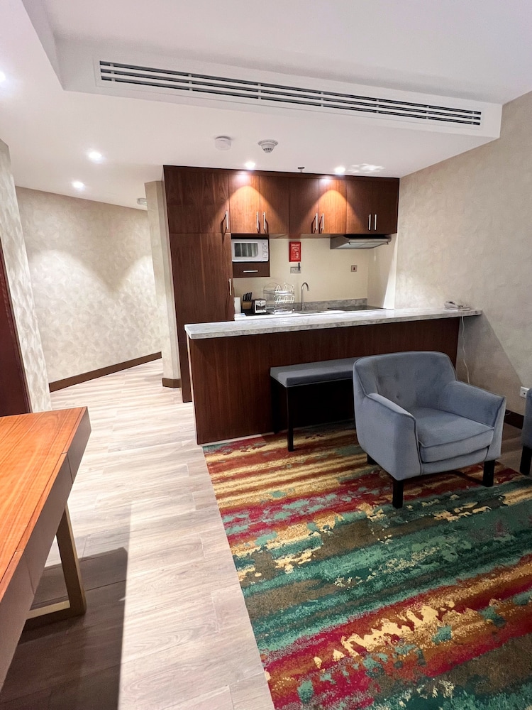 Deluxe Suite photo 3