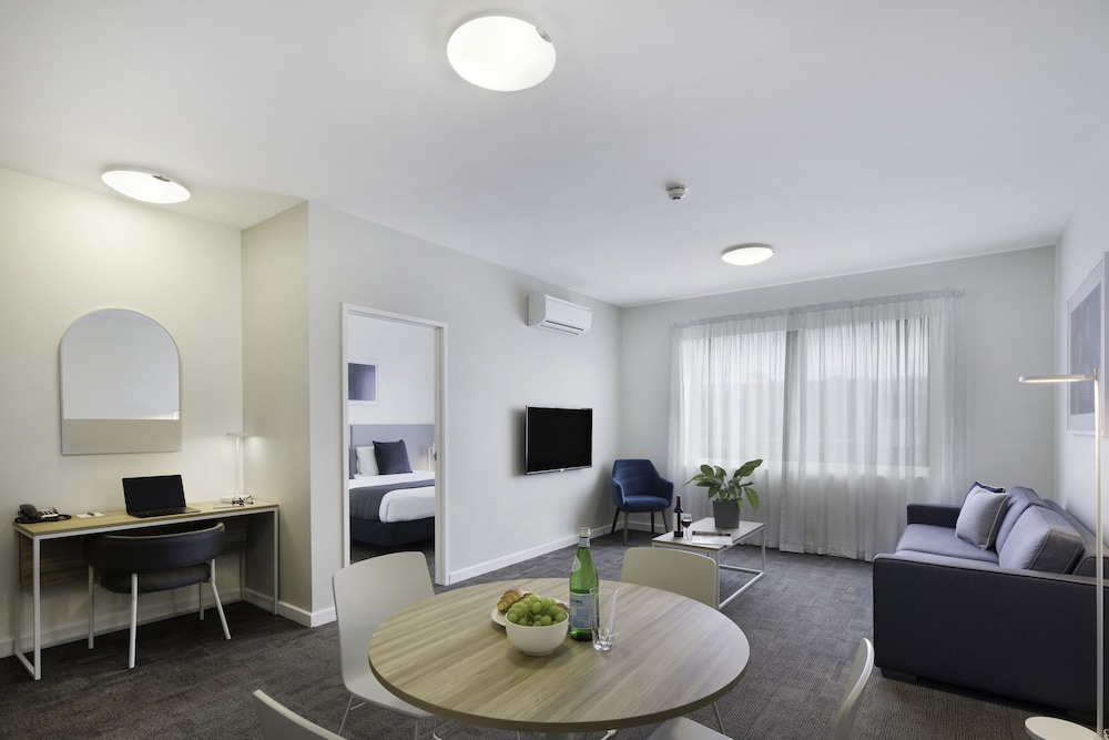 Apartment, 1 Bedroom - Photo 2
