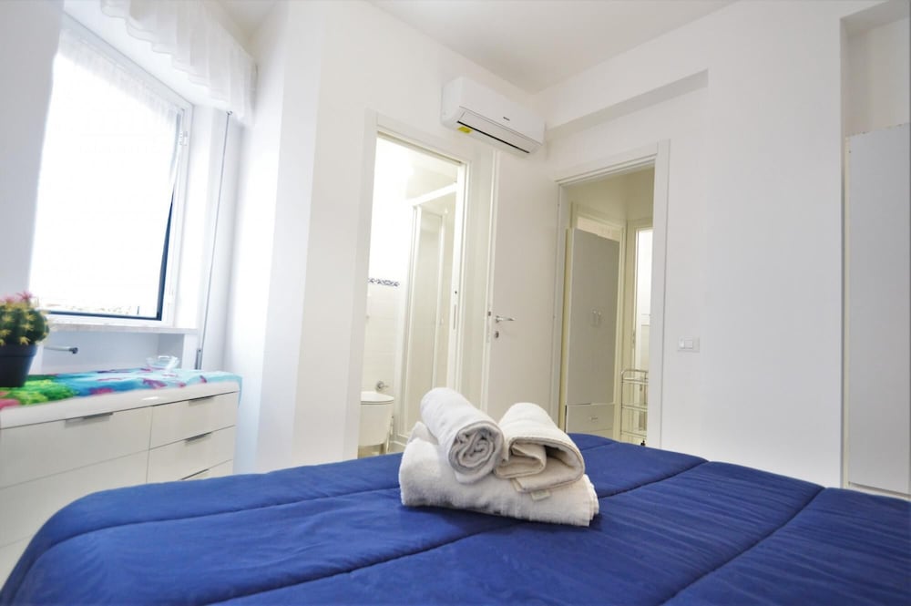 Apartment, Smoking