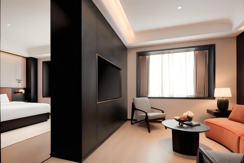 Luxury Suite, City View
