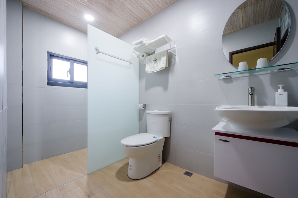 Double Room - Photo 6