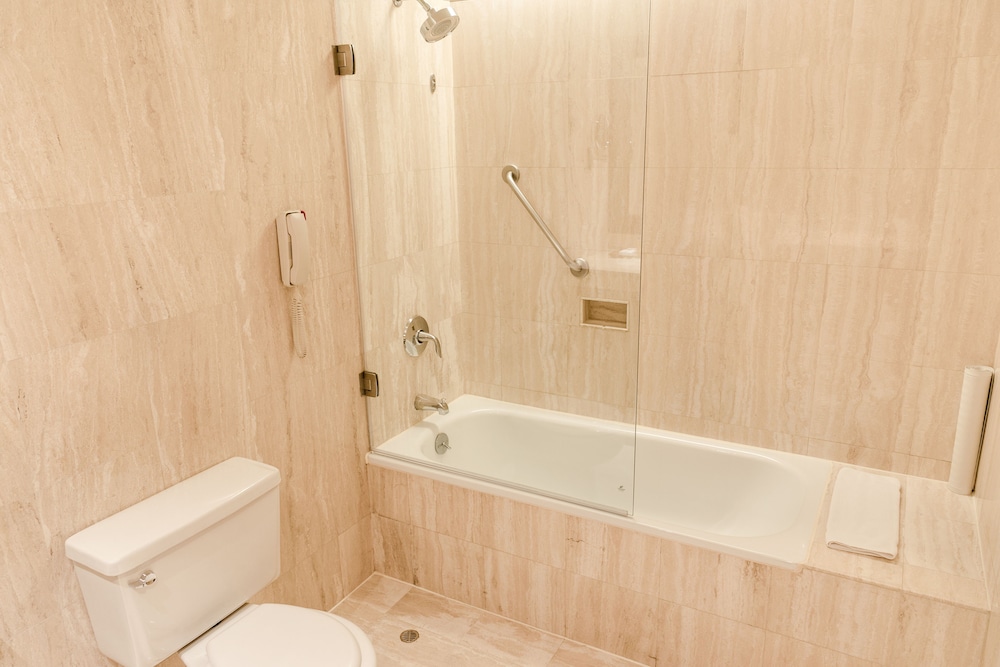 Premier Room, 1 King Bed, Non Smoking, Garden View - Photo 5