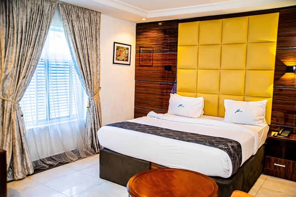 Luxury Suite, 1 King Bed photo 1