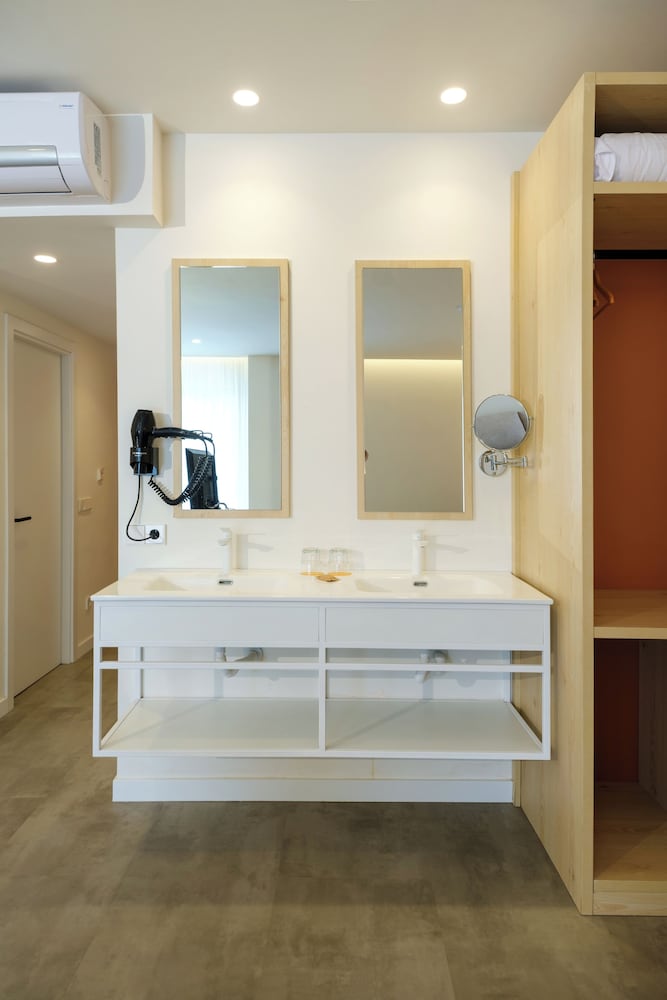 Junior Studio Suite