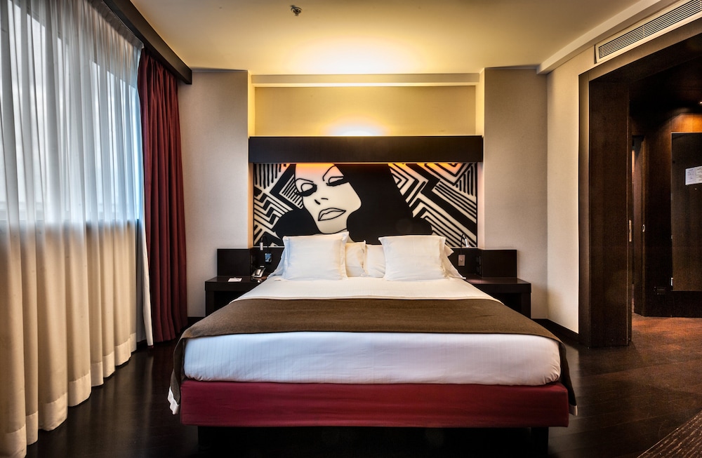 Premium Room, 1 King Bed, Corner