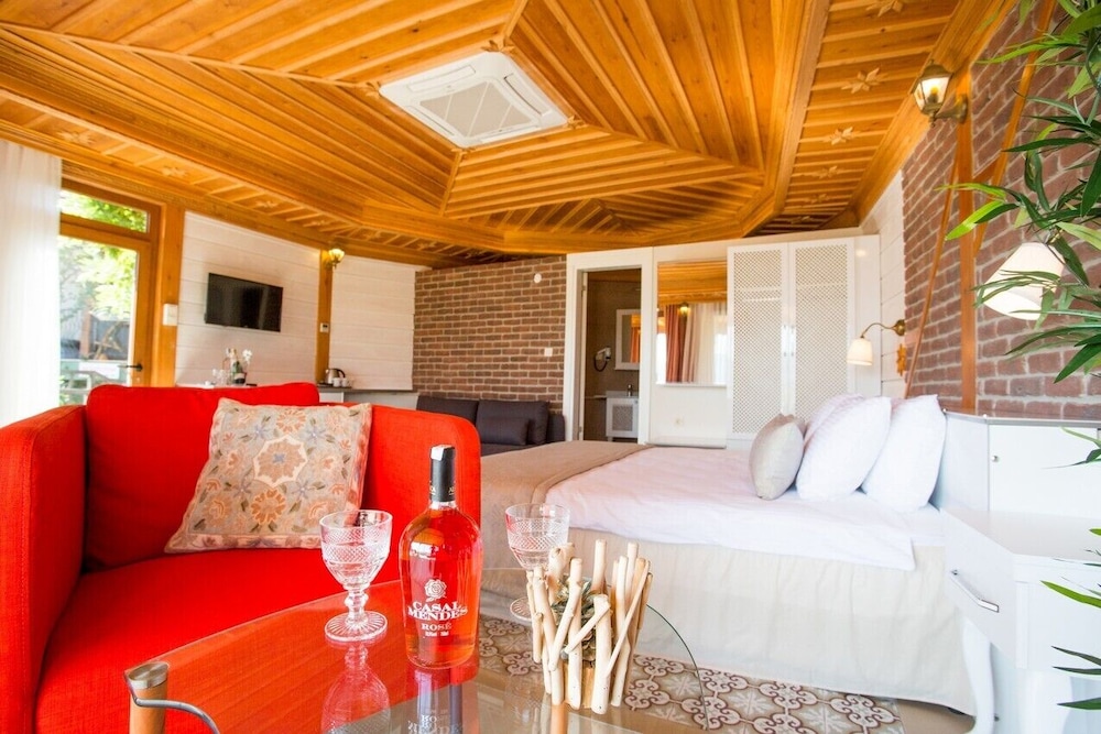 Honeymoon Double Room photo 3