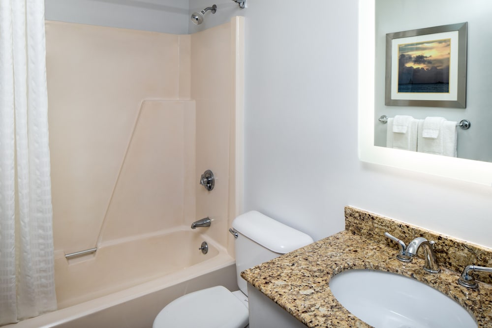 Standard Room, 1 King Bed, Balcony - Photo 2