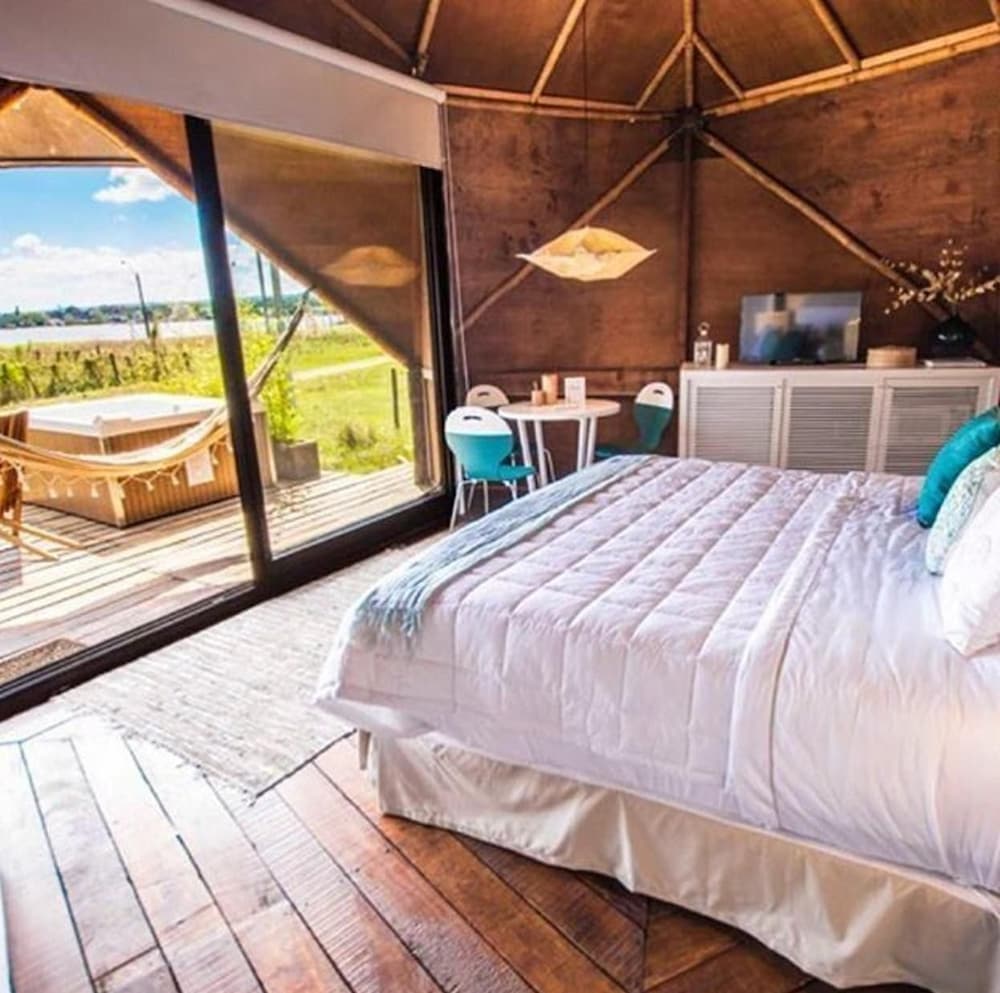 Cabin, 1 King Bed, Hot Tub, Lake View photo 1
