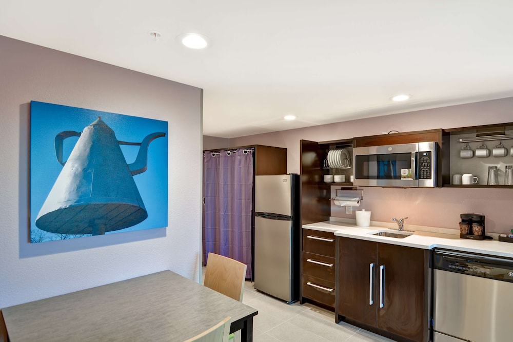 Room, 1 Queen Bed, Accessible (3x3 Transfer Shower)