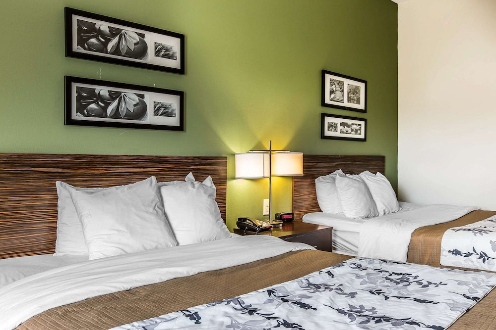 Standard Room, 2 Queen Beds - Photo 3