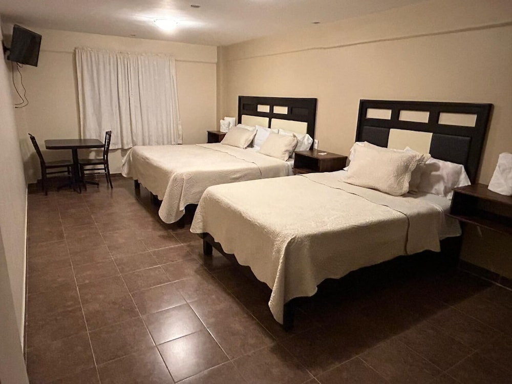 Family Room, 1 Bedroom photo 1