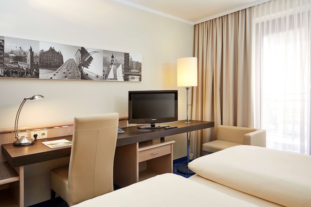 Standard Twin Room - Photo 3