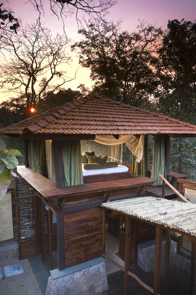 Bungalow (Colonial, with Machaan) photo 2