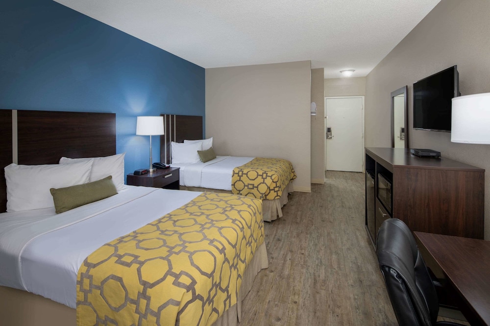 Room, 2 Double Beds, Non Smoking - Photo 1