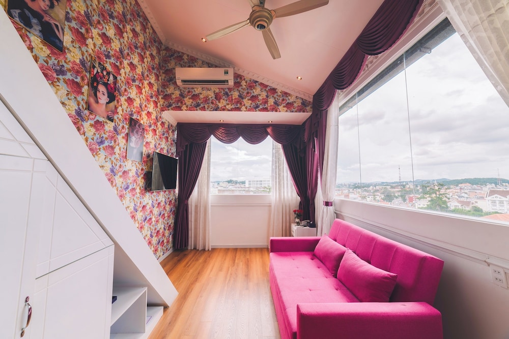 Deluxe Studio, City View - Photo 6