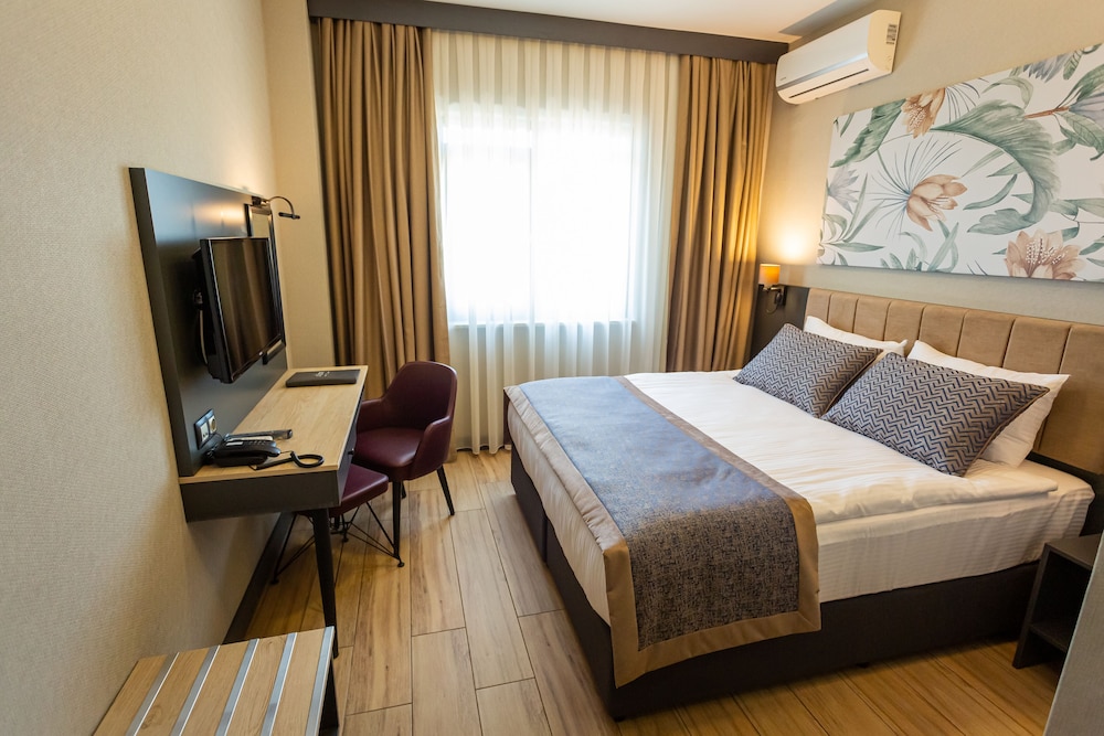 Standard Double Room - Photo 8