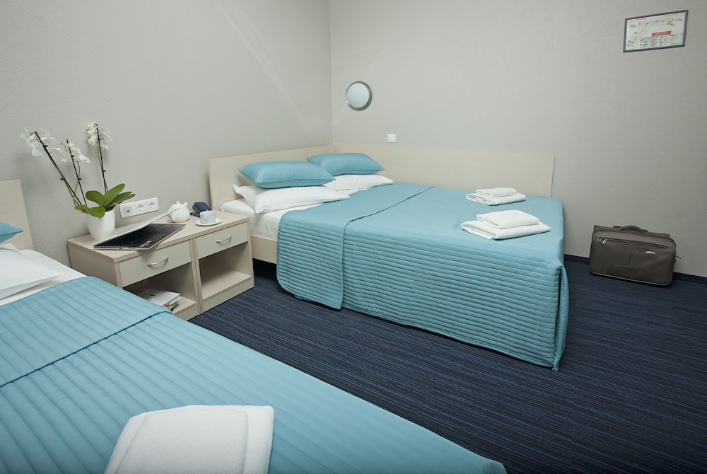 Business Triple With 2 Beds 4 Hours photo 2