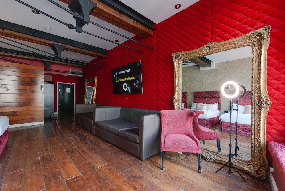 Superior Studio - Photo 18