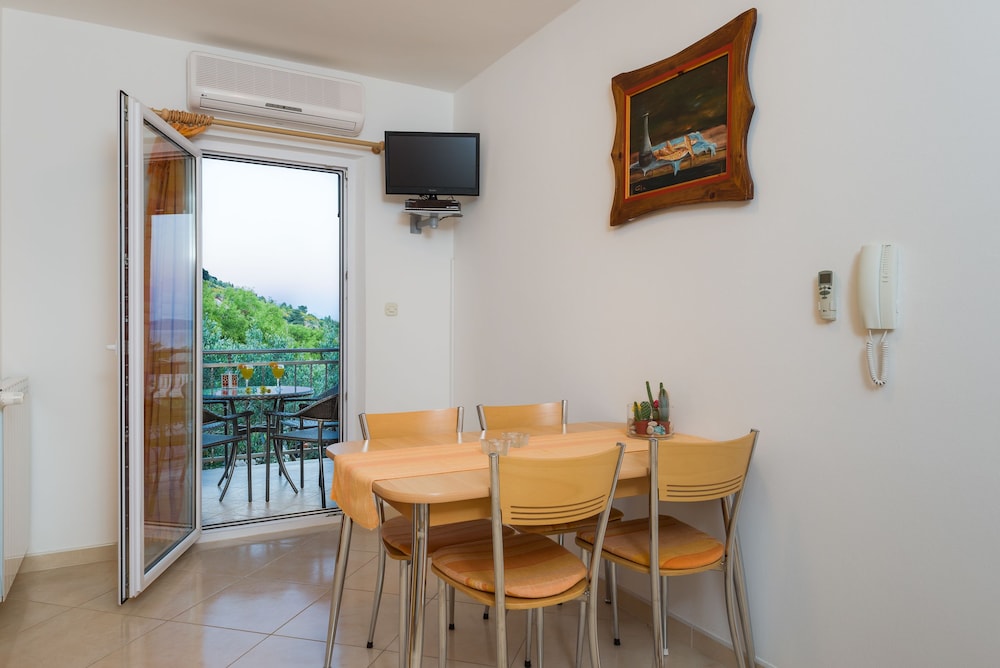 Apartment, 2 Bedrooms, Balcony, Sea View (6) photo 3