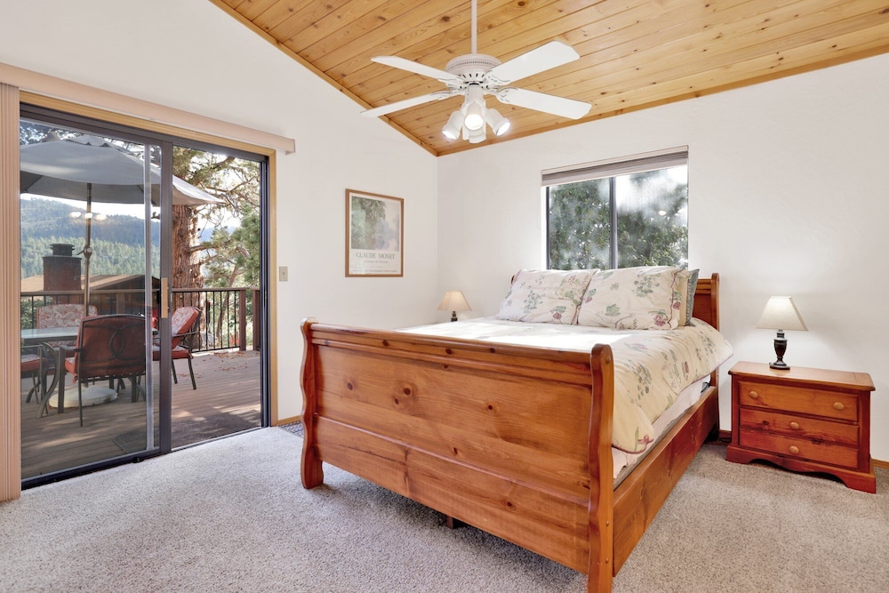 Cabin, Multiple Beds, Patio, Mountain View (1966) photo 2
