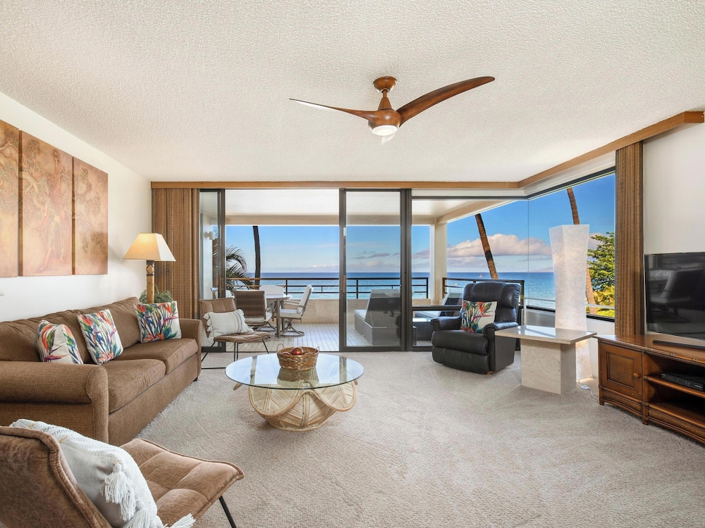 Condo, 2 Bedrooms, Oceanfront (206) photo 2