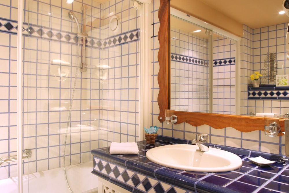 Classic Double or Twin Room, Golf View photo 3