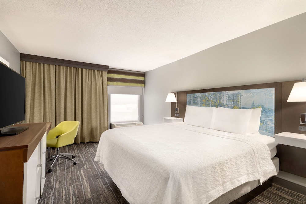 Suite, 1 King Bed, Non Smoking - Photo 2