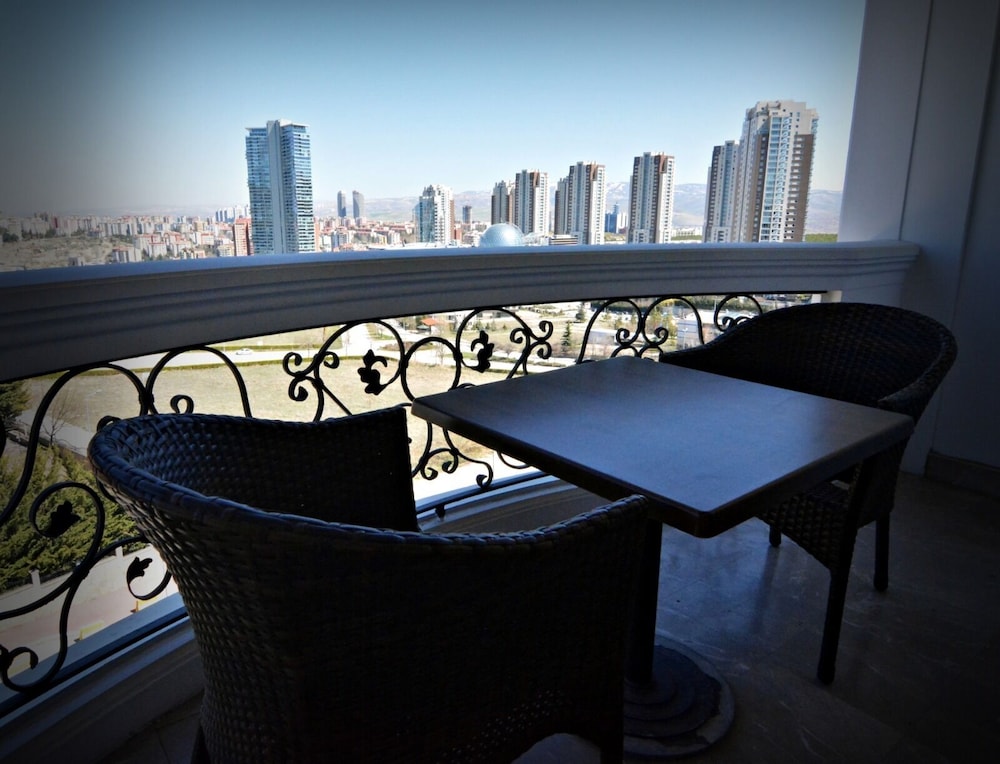 Deluxe Double or Twin Room - Photo 16