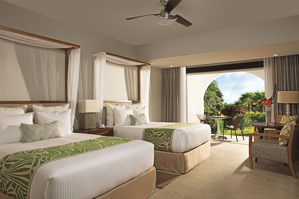 Deluxe Tropical View Double Bed