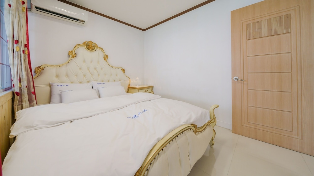 Basic Room, 1 Bedroom (203 Vikingblue) - Photo 7