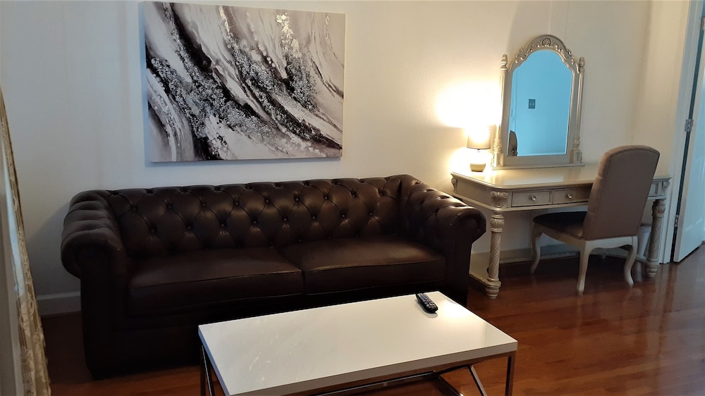 Queen Suite photo 3