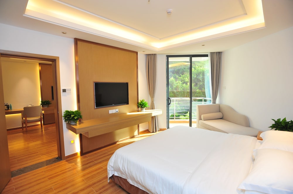 Suite with Views