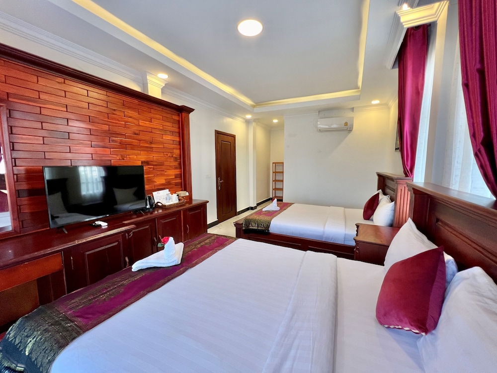 Deluxe Twin Room, 2 Queen Beds photo 2