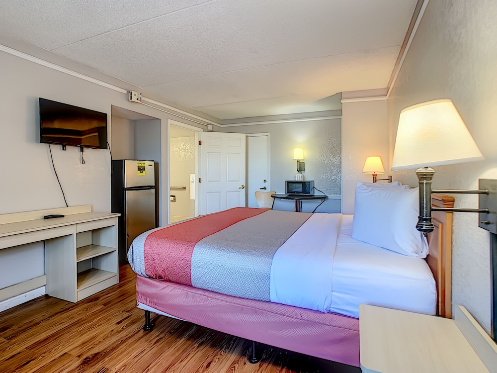 Studio Suite, 1 King Bed, Non Smoking photo 1