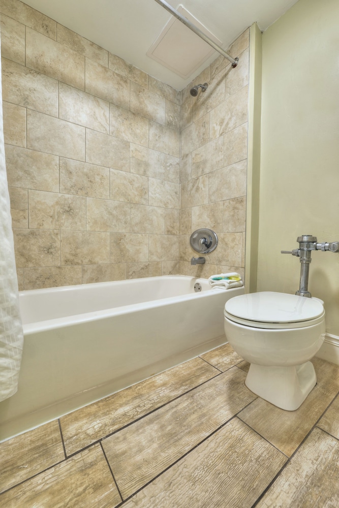 Ormond Beach Suite - Photo 6