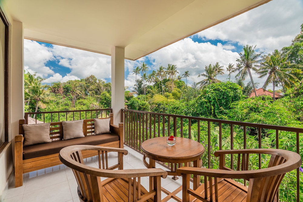 Deluxe Twin Room, Balcony photo 2