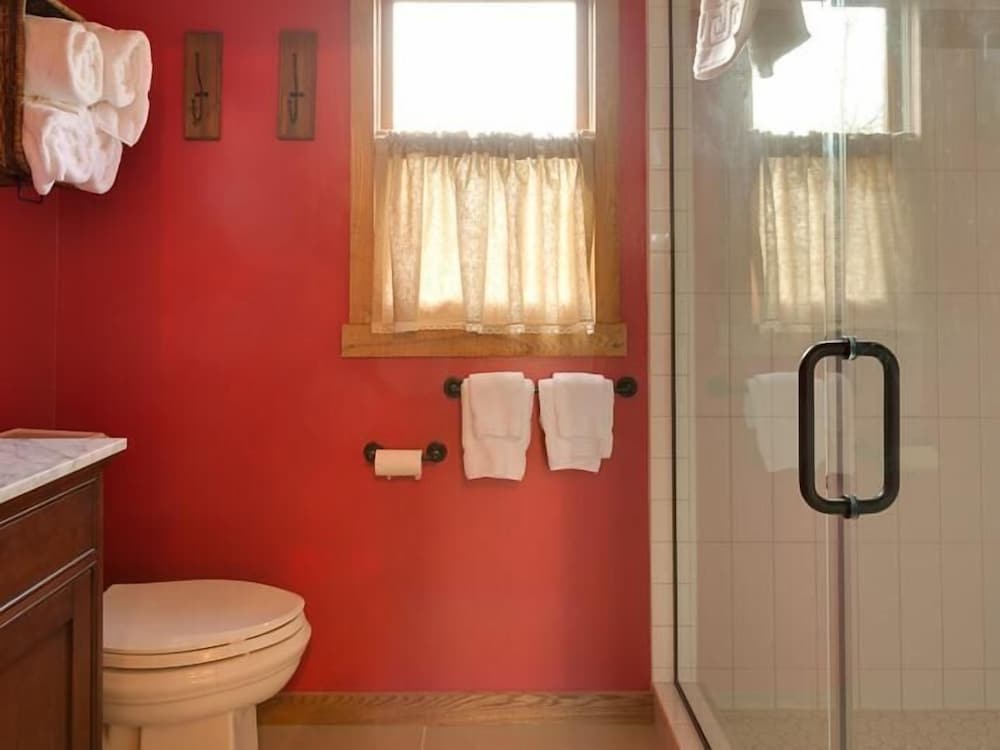 Double Room, Private Bathroom, River View (Loudoun) photo 2