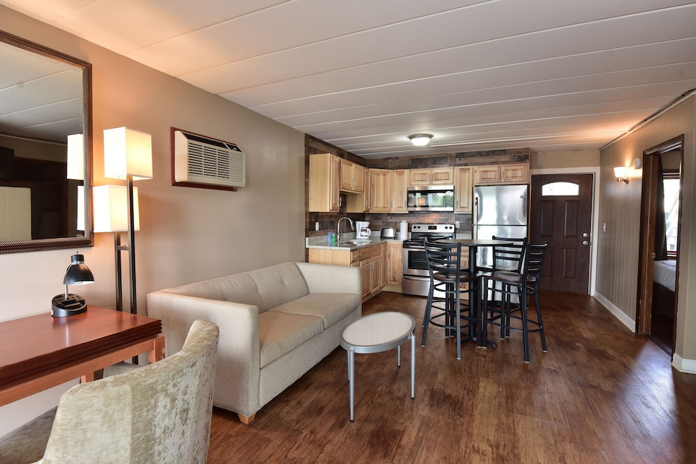 Junior Condo