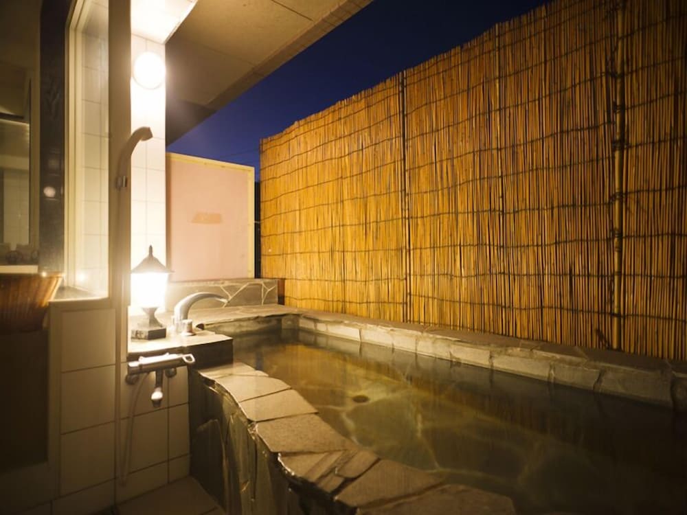 Suite Room (Twin Beds And Tatami Area) photo 3