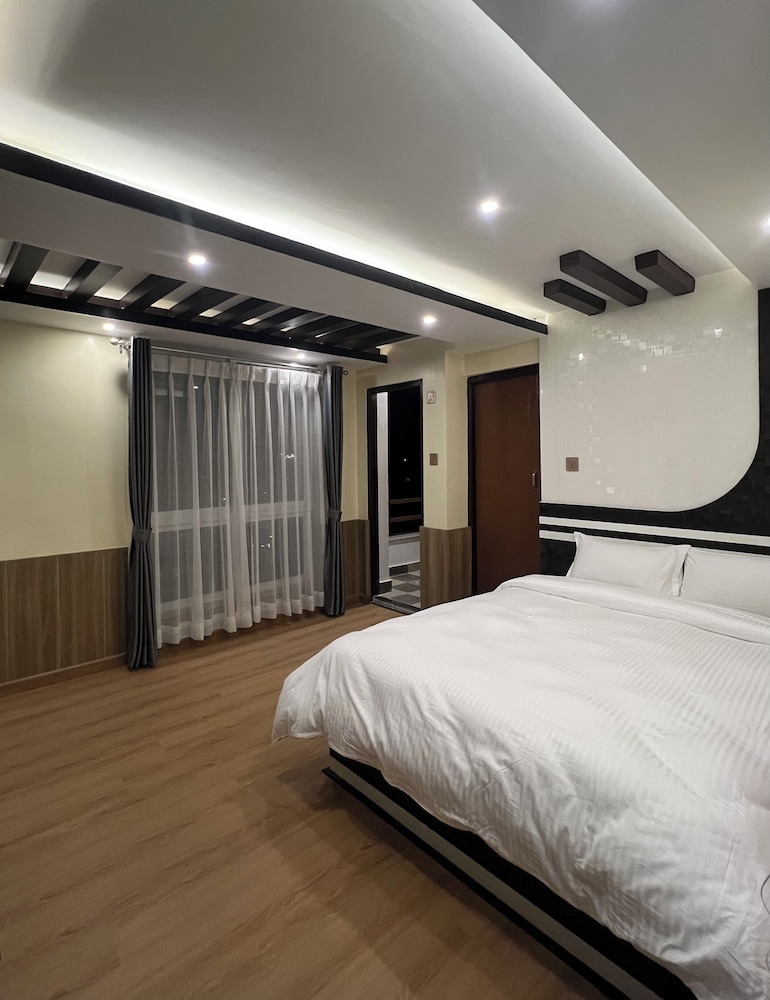 Deluxe Room, Hill View photo 2