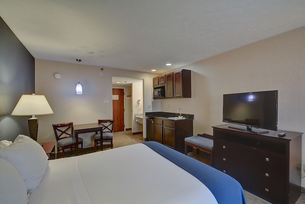 Standard Room, 1 Queen Bed
